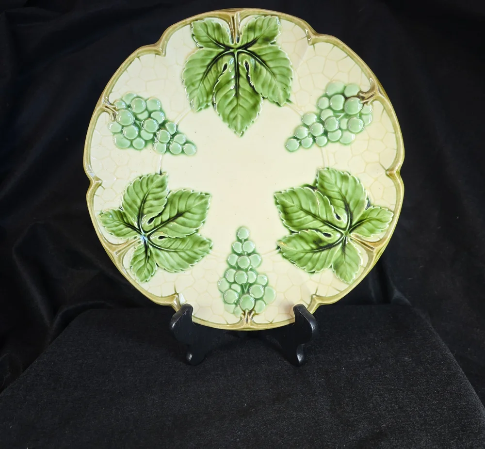 Vintage Majolica Green Grapes and leaves 1920-1933's Czechoslovakia #830 10 1/4”